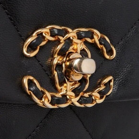 Chanel Black Quilted Goatskin Leather Medium Chanel 19 Bag - Picture 5 of 12